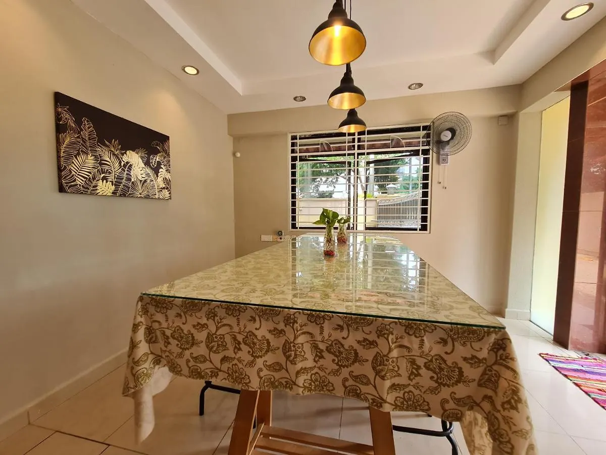 Room @ Lorong Kelawai Near To Gurney Paragon George Town Homestay
