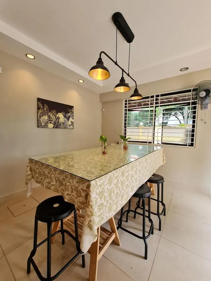 Room @ Lorong Kelawai Near To Gurney Paragon George Town 0*,  Malaysia