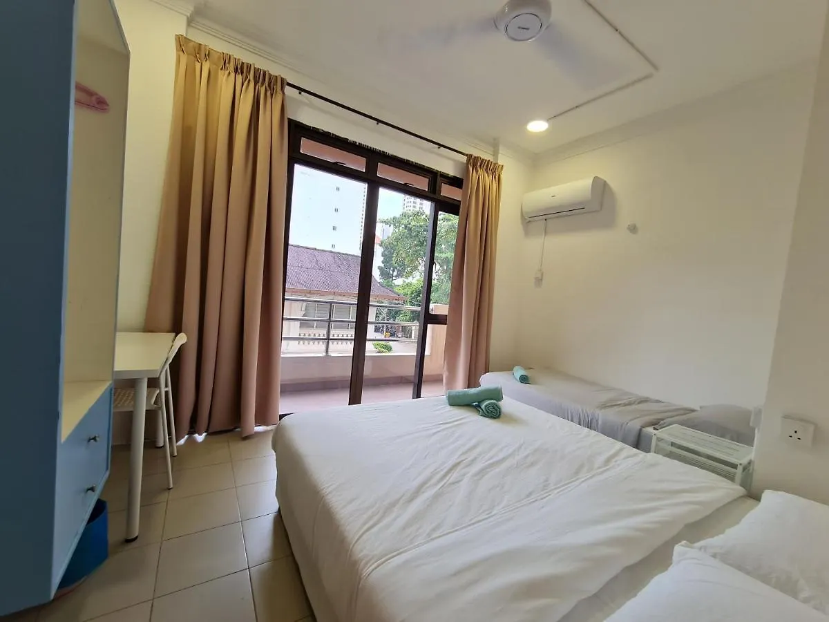 Room @ Lorong Kelawai Near To Gurney Paragon George Town 0*,  Malaysia